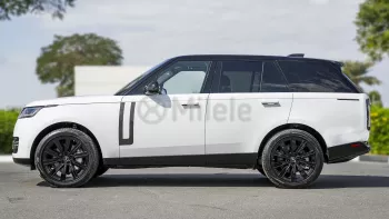 Land Rover Range Rover SE P530 4.4L Petrol AWD 2023 Model Year Fuji White Color