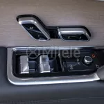 Land Rover Range Rover SE P530 4.4L Petrol AWD 2023 Model Year Fuji White Color - Thumbnail 13