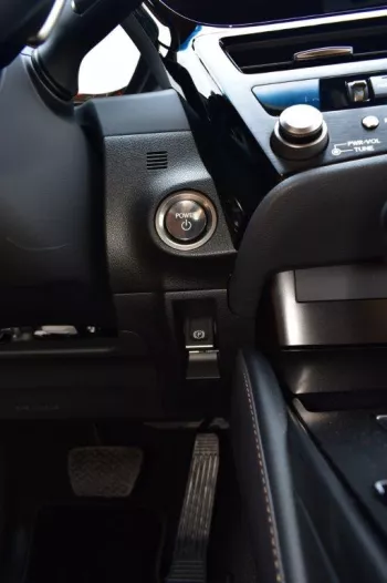 2023 MODEL LEXUS ES300 HYBRID PREMIER 2.5L WHITE COLOR AUTOMATIC