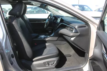 TOYOTA CAMRY GLE 2.5L PETROL FWD 2023 MODEL YEAR CHINESE