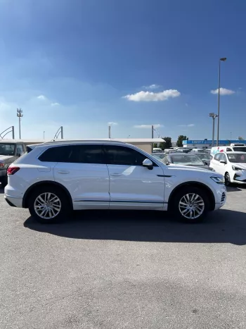Volkswagen Touareg 3.0L Highline 2021 model Year