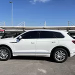 Volkswagen Touareg 3.0L Highline 2021 model Year - Thumbnail 6