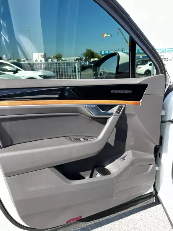 Volkswagen Touareg 3.0L Highline 2021 model Year