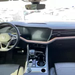 Volkswagen Touareg 3.0L Highline 2021 model Year - Thumbnail 13