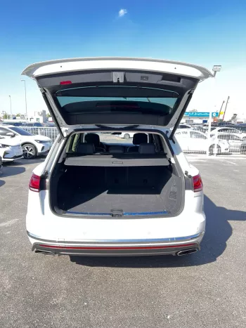 Volkswagen Touareg 3.0L Highline 2021 model Year
