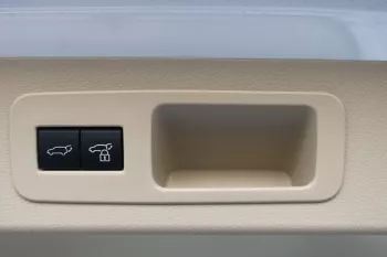 TOYOTA LANDCRUISER 300 3.5L V6 PETROL VX-R 2024 MODEL YEAR WHITE COLOR