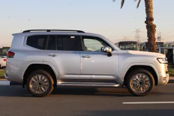 TOYOTA LANDCRUISER 300 3.3L DIESEL VXR 2023 MODEL YEAR SILVER COLOR