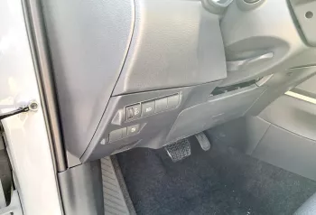 Toyota Corolla Cross 2.0L Hybrid 2WD 2023 Model Year Chinese