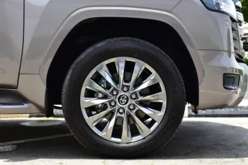 2022 TOYOTA LAND CRUISER LC300 GXR 3.5L V6 PETROL