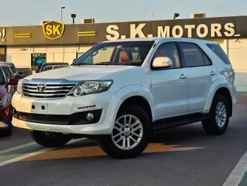  TOYOTA FORTUNER SR5 PREMIUM MID OPTION 2.7L V4 4WD WHITE 2013 MODEL YEAR 