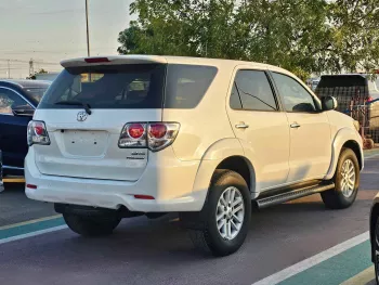  TOYOTA FORTUNER SR5 PREMIUM MID OPTION 2.7L V4 4WD WHITE 2013 MODEL YEAR 