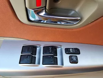  TOYOTA FORTUNER SR5 PREMIUM MID OPTION 2.7L V4 4WD WHITE 2013 MODEL YEAR 