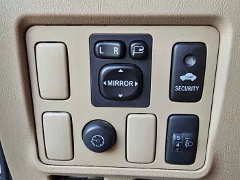  TOYOTA FORTUNER SR5 PREMIUM MID OPTION 2.7L V4 4WD WHITE 2013 MODEL YEAR 
