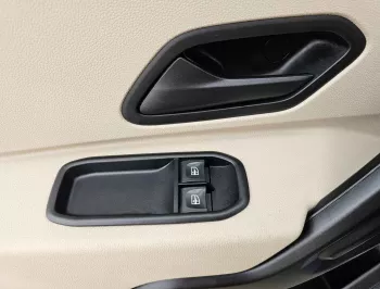 RENAULT DUSTER 2.0L V4 BLUE 2020 MODEL YEAR 