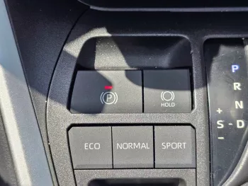 TOYOTA RAV4 LE MID OPTION 2.5L V4 WHITE 2021 MODEL YEAR 