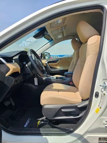 TOYOTA RAV4 LE MID OPTION 2.5L V4 WHITE 2021 MODEL YEAR 