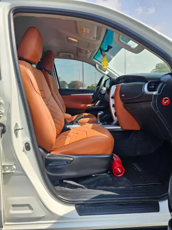 TOYOTA FORTUNER GXR FULL OPTION 4.0L V6 4WD WHITE 2019 MODEL YEAR 