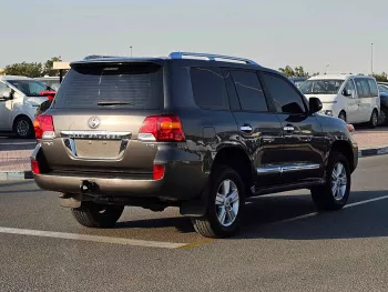 TOYOTA LANDCRUISER GXR SUNROOF FULL OPTION  4.0L V6 4WD GRAY 2015 MODEL YEAR 