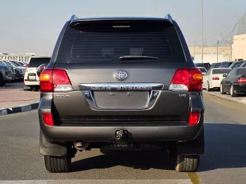 TOYOTA LANDCRUISER GXR SUNROOF FULL OPTION  4.0L V6 4WD GRAY 2015 MODEL YEAR 
