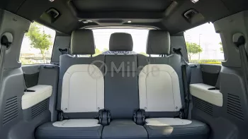 Land Rover Defender 130 X-DYNAMIC HSE P400 ADVENTURE PACKAGE 2023 MODEL YEAR