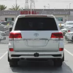 TOYOTA LAND CRUISER VX.R 5.7L PETROL V8 2017 MODEL YEAR AL FUTTAIM - Thumbnail 5