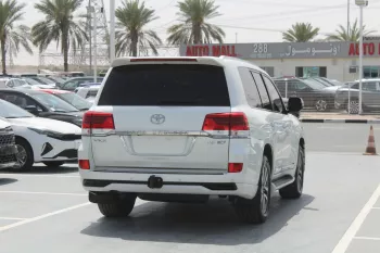 TOYOTA LAND CRUISER VX.R 5.7L PETROL V8 2017 MODEL YEAR AL FUTTAIM