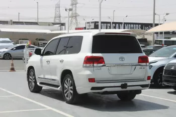 TOYOTA LAND CRUISER VX.R 5.7L PETROL V8 2017 MODEL YEAR AL FUTTAIM