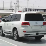TOYOTA LAND CRUISER VX.R 5.7L PETROL V8 2017 MODEL YEAR AL FUTTAIM - Thumbnail 4