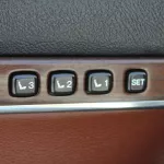 TOYOTA LAND CRUISER VX.R 5.7L PETROL V8 2017 MODEL YEAR AL FUTTAIM - Thumbnail 10