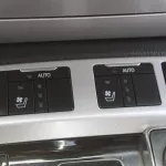 TOYOTA LAND CRUISER VX.R 5.7L PETROL V8 2017 MODEL YEAR AL FUTTAIM - Thumbnail 26
