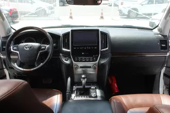 TOYOTA LAND CRUISER VX.R 5.7L PETROL V8 2017 MODEL YEAR AL FUTTAIM