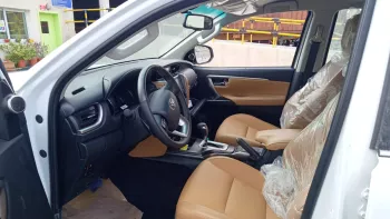 TOYOTA FORTUNER 4.0L V6 PETROL FULL OPTION 2024 MODEL YEAR WHITE COLOR