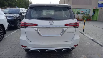 TOYOTA FORTUNER 4.0L V6 PETROL FULL OPTION 2024 MODEL YEAR WHITE COLOR