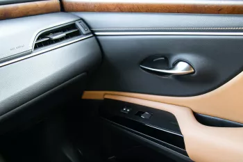 Lexus ES 350 2.5L Petrol FWD 2024 Model Year