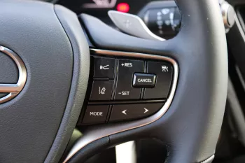 Lexus ES 350 2.5L Petrol FWD 2024 Model Year