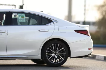 Lexus ES 350 2.5L Petrol FWD 2024 Model Year