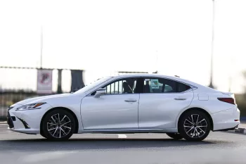 Lexus ES 350 2.5L Petrol FWD 2024 Model Year