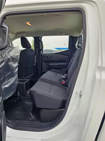 MITSUBISHI L200 DOUBLE CABIN 2.4L DIESEL 2024 MODEL YEAR 