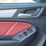 MG RX5 2.0 AWD Luxury 2023 Model Year Black inside Black & Red - Thumbnail 12