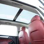 MG RX5 2.0 AWD Luxury 2023 Model Year Black inside Black & Red - Thumbnail 24