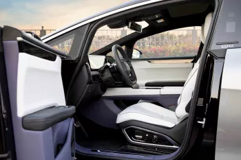2022 HIPHI X Flagship - Dark Grey inside White