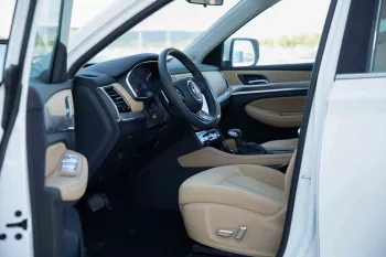 2023 MG RX8 4X2 2.0 STANDARD - White Pearl inside Beige