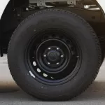 Toyota Hilux 2023 Model Year 4x4 DC 2.8 D MT SR5 White inside Maroon - Thumbnail 7