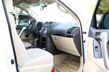 2023 Toyota Prado 4.0 GXR DR P CB SR - White Pearl inside Beige