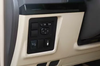 2023 Toyota Prado 4.0 GXR DR P CB SR - White Pearl inside Beige