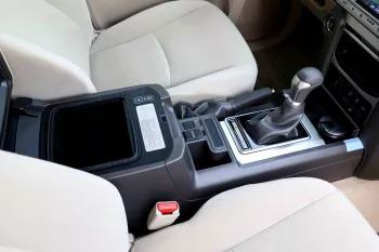 2023 Toyota Prado 4.0 GXR DR P CB SR - White Pearl inside Beige