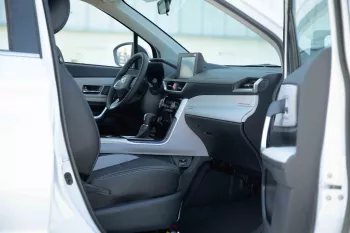 2023 Toyota Veloz V 1.5 - White Pearl inside Black