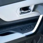 2023 Toyota Veloz V 1.5 - White Pearl inside Black - Thumbnail 11