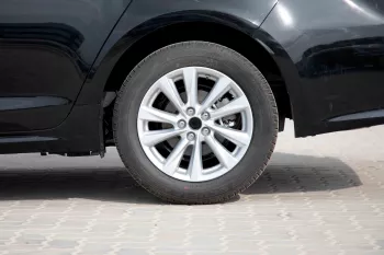 2024 Toyota Corolla 2.0 XLi G CVT - Black Mica inside Fromage (Fabric)