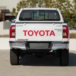 2024 Toyota Hilux 4x4 DC 2.8 D AT SR5 - Super White inside Maroon - Thumbnail 4